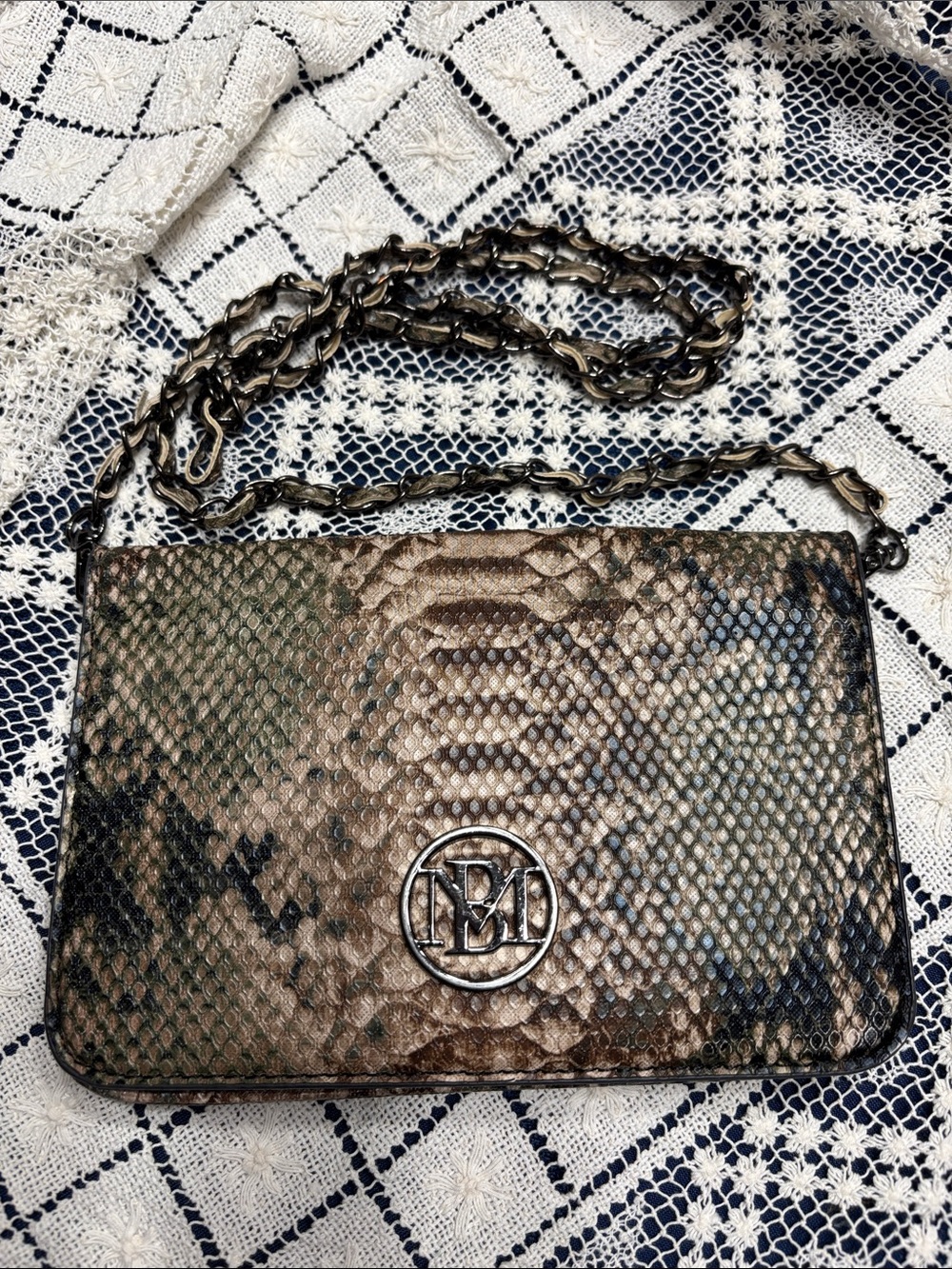 Badgley Mischka Snake-Embossed Chain cross body Bag in Brown